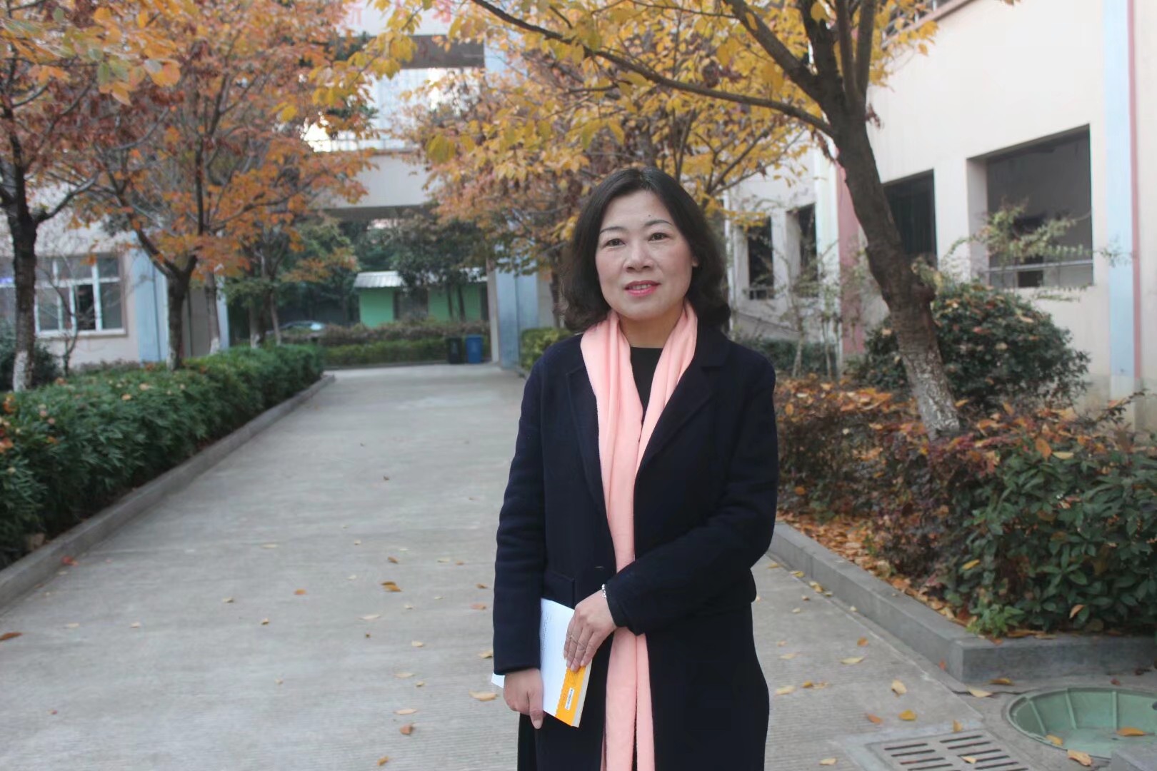 李艳妮